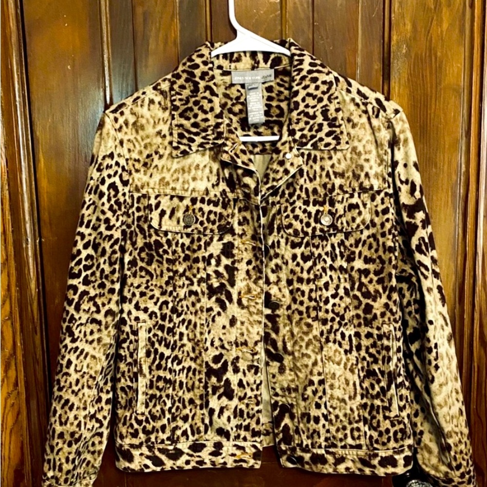 NWOT Leopard Jacket Never Worn !
